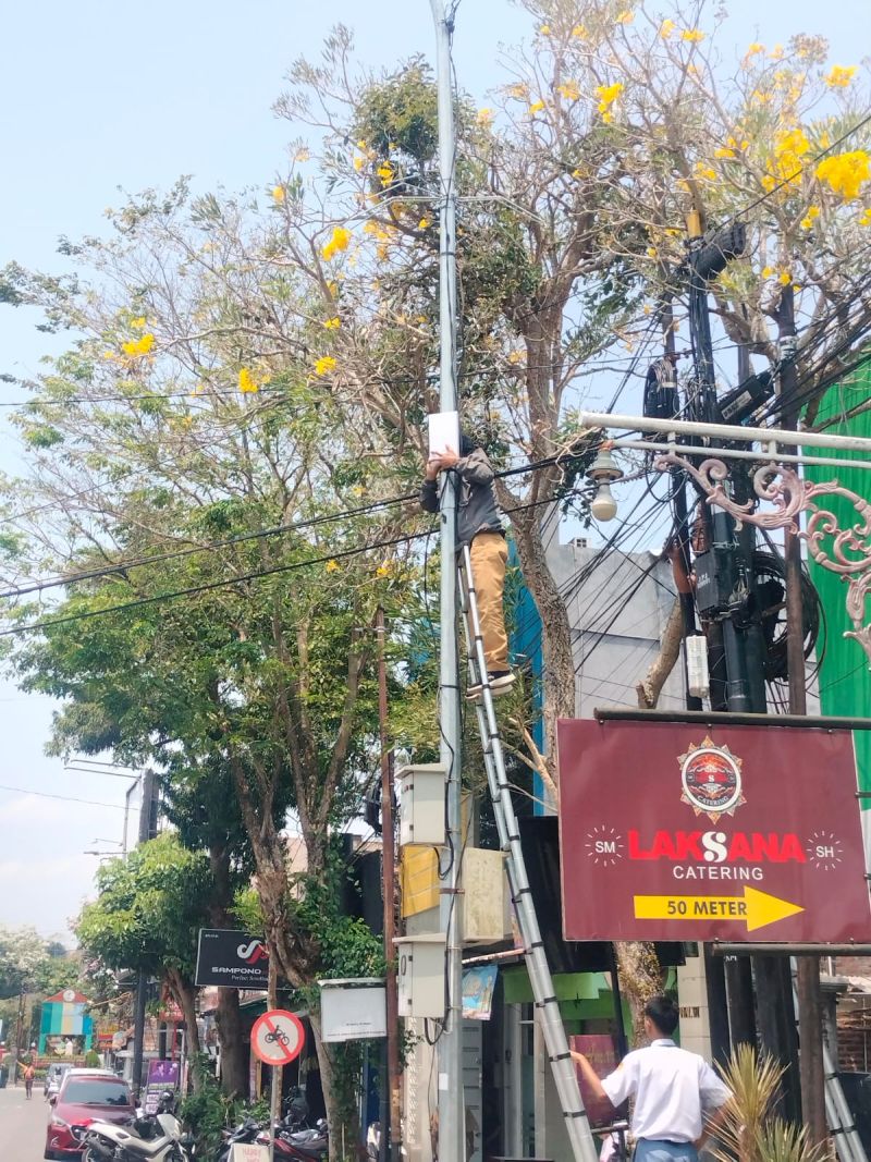 Nunggu Bus Makin Asyik! Wi-Fi Publik Gratis Hadir di sekitar Halte Telkom & Warung Jadoel
