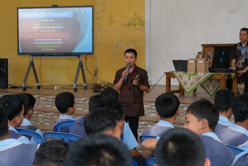 Dinkominfo Temanggung Gelar Sosialisasi INCAKAP di SMPN 1 Gemawang, Ajak Siswa Kelas VIII Bijak Bermedia Sosial